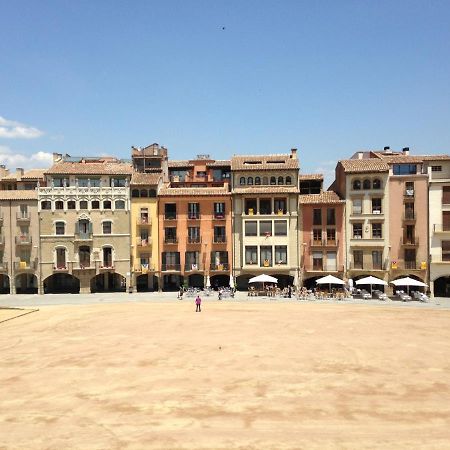 Apartaments Vicus 2 Con Vistas A La Plaza Mayor De Vic Eksteriør bilde