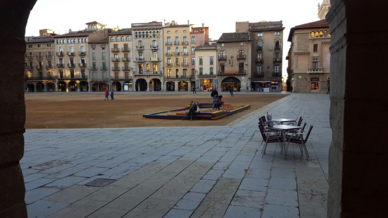 Apartaments Vicus 2 Con Vistas A La Plaza Mayor De Vic Eksteriør bilde