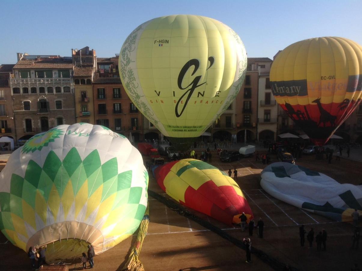 Apartaments Vicus 2 Con Vistas A La Plaza Mayor De Vic Eksteriør bilde