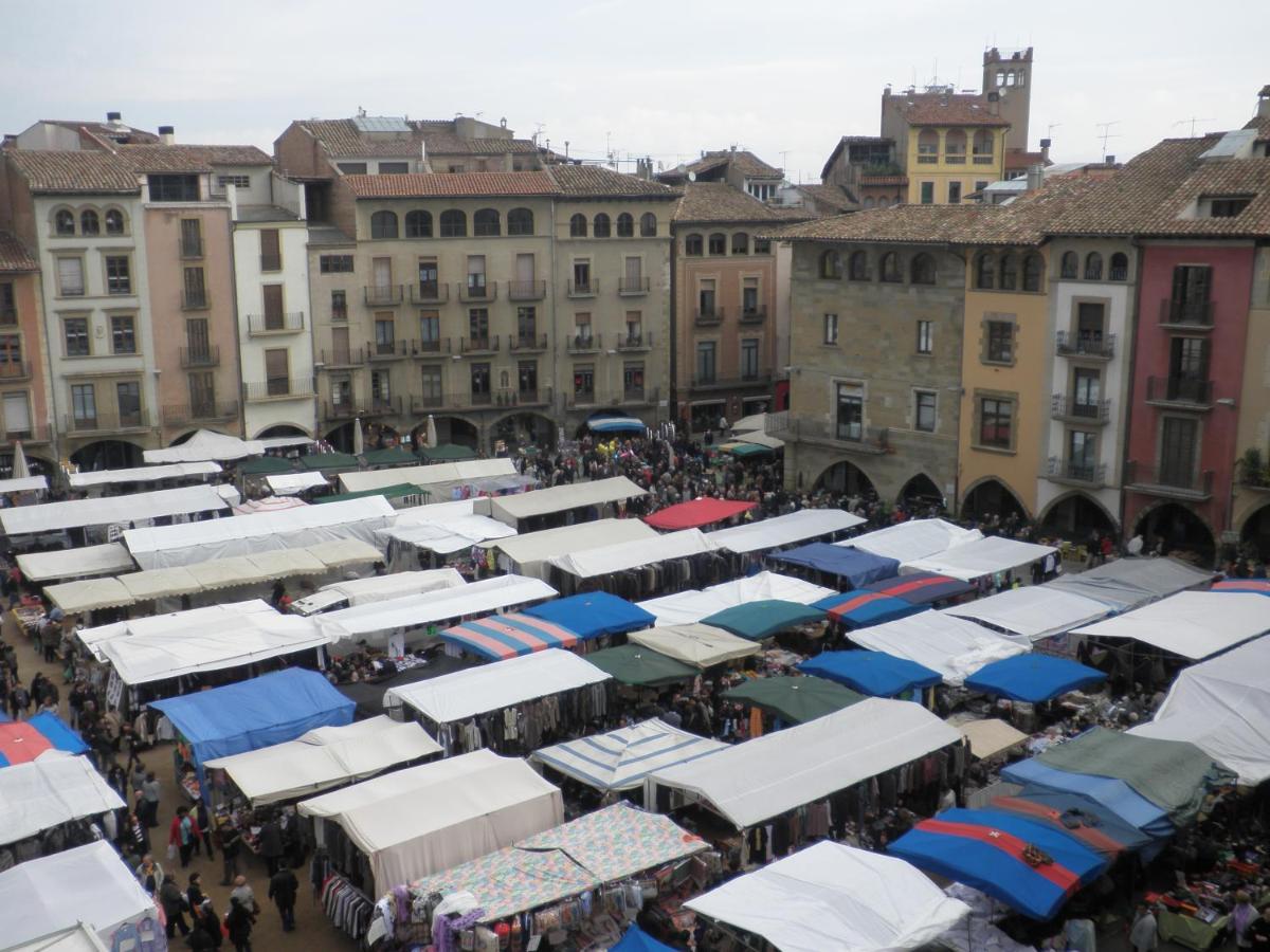 Apartaments Vicus 2 Con Vistas A La Plaza Mayor De Vic Eksteriør bilde