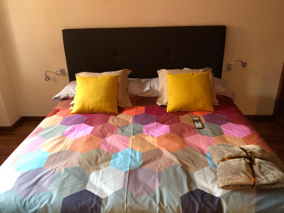 Apartaments Vicus 2 Con Vistas A La Plaza Mayor De Vic Eksteriør bilde