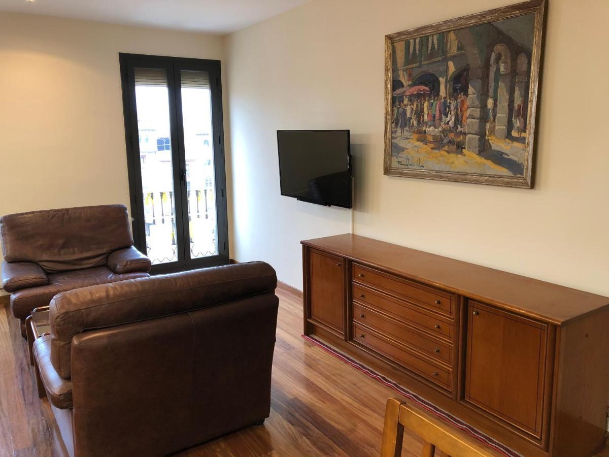 Apartaments Vicus 2 Con Vistas A La Plaza Mayor De Vic Eksteriør bilde