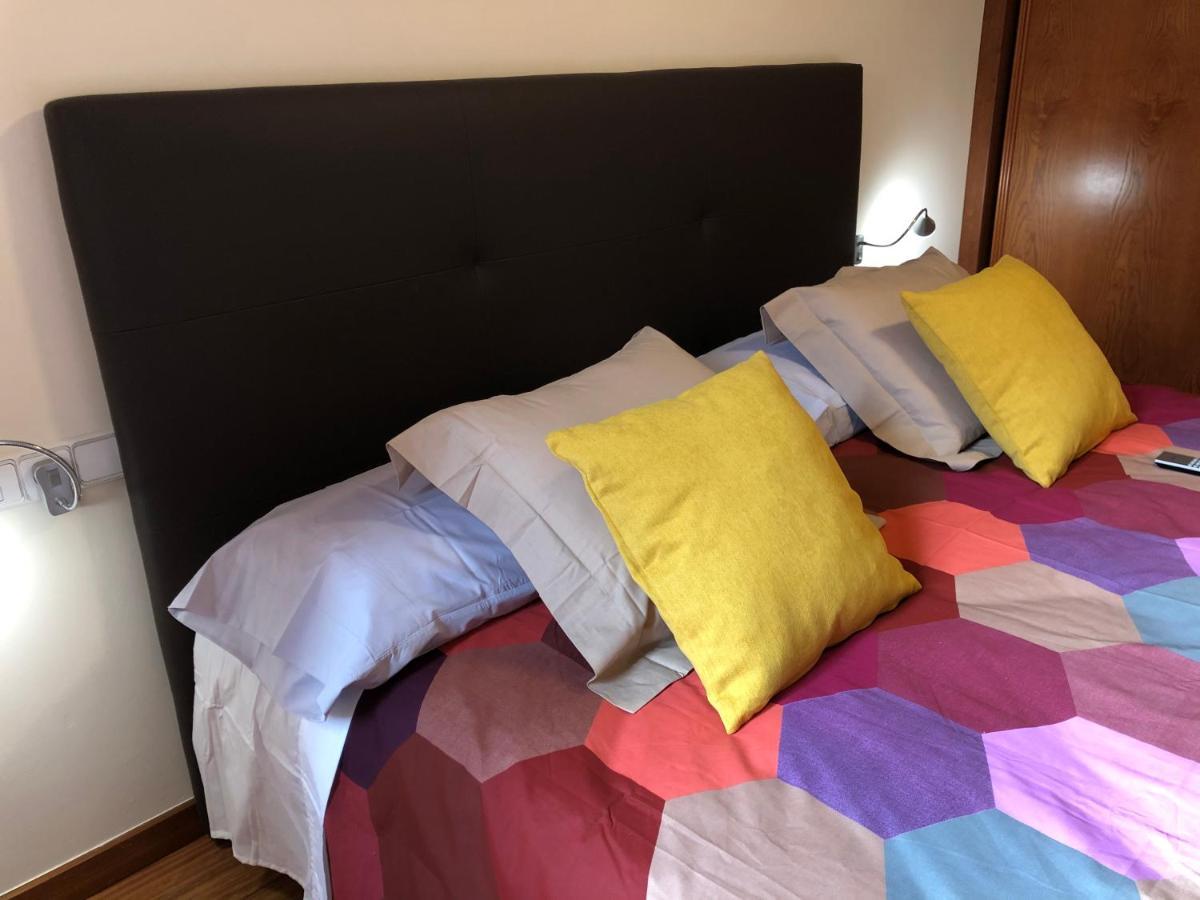 Apartaments Vicus 2 Con Vistas A La Plaza Mayor De Vic Eksteriør bilde