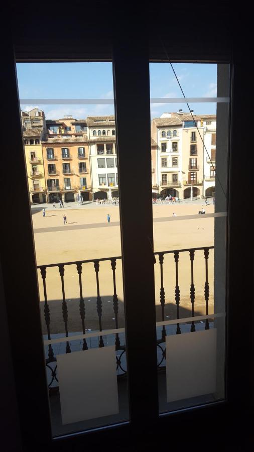 Apartaments Vicus 2 Con Vistas A La Plaza Mayor De Vic Eksteriør bilde